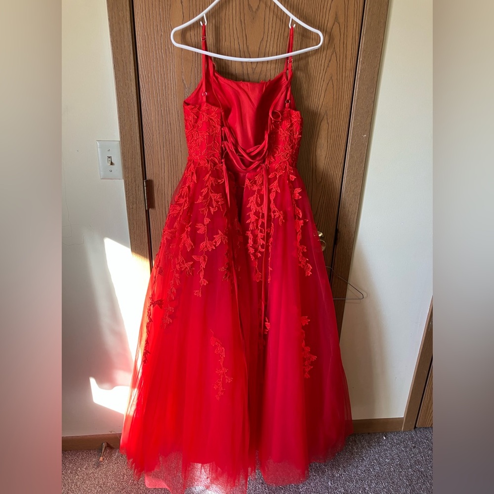 Elegant Red Lace A-Line Corset Back Adjustable Small Floor Length Prom Gown - Picture 4 of 9